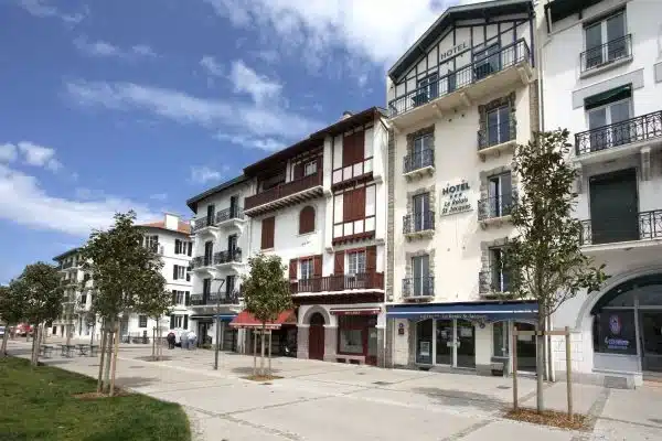 hotel-relais-st-jacques-saint-jean-de-luz-location-marty-surf-delivery