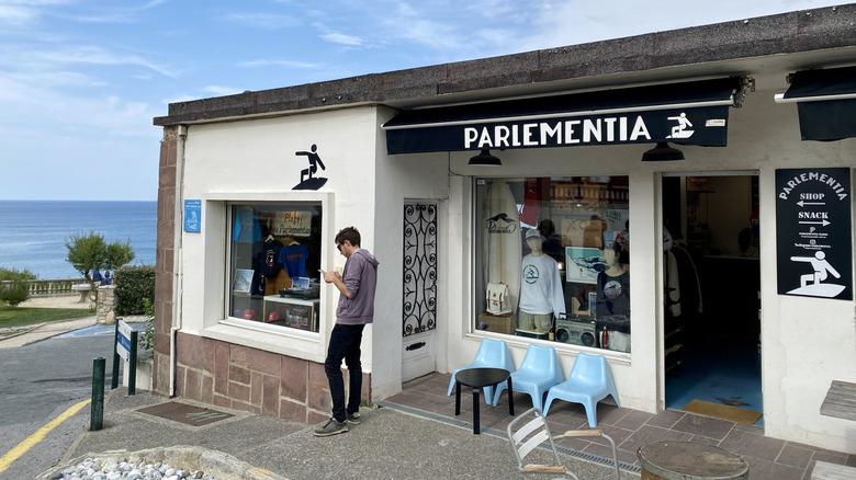 parlementia-surfshop-guethary-location-marty-surf-delivery