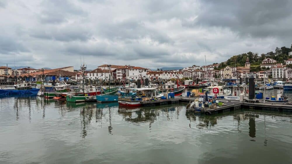port-st-jean-de-luz-location-marty-surf-delivery
