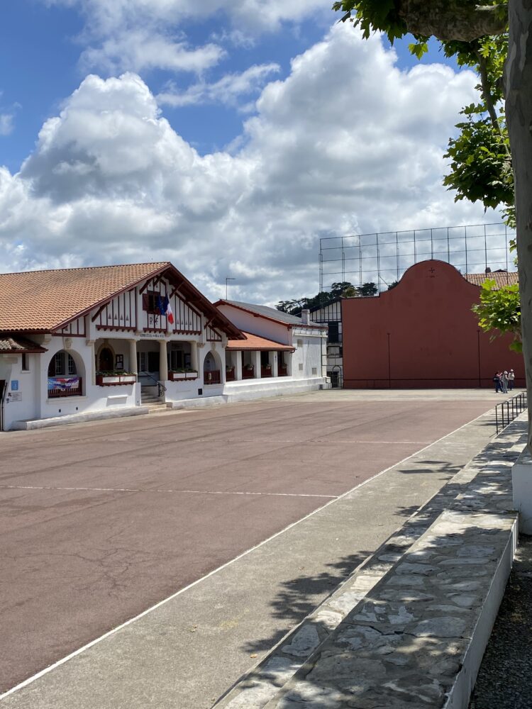 village-guethary-location-marty-surf-delivery